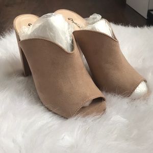 NIB Taupe suede peep toe heels